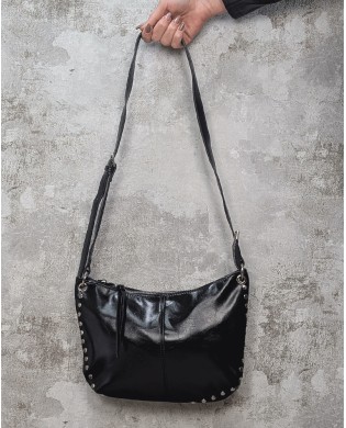 Bolso hobo tachas