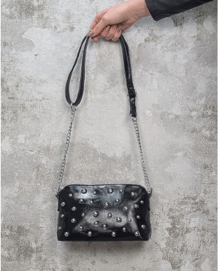 Crossbody tachas